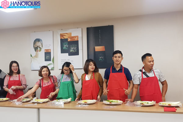 Lớp làm kim chi Hàn Quốc
