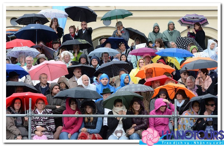 Khan-gia-ngoi-trong-le-hoi-Munich-Oktoberfest-o-Đuc