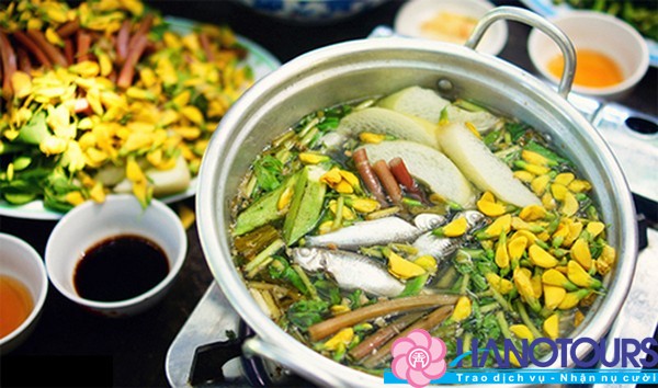 Thưởng thức món lẩu cá linh bông điên điển nức tiếng miền tây