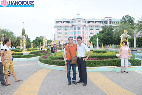 Lâu đài tỷ phú Baan Sukhawadee