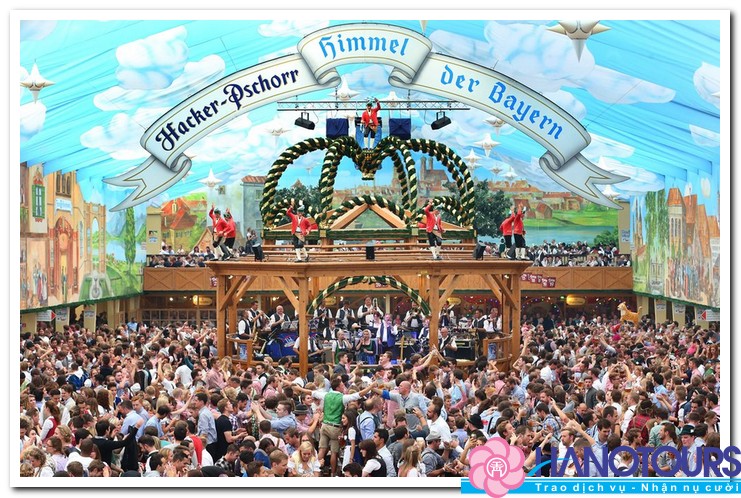 Le-hoi-bia-trong-le-hoi-Munich-Oktoberfest-o-Đuc