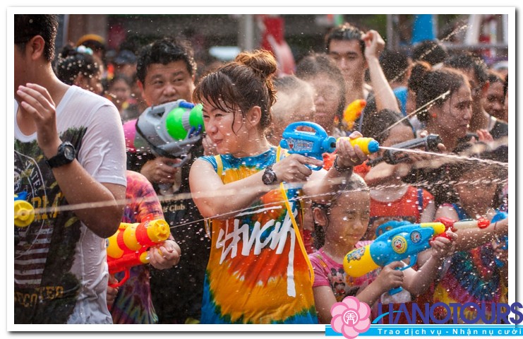 Le-hoi-Songkran-Festival-2016-o-Thai-Lan
