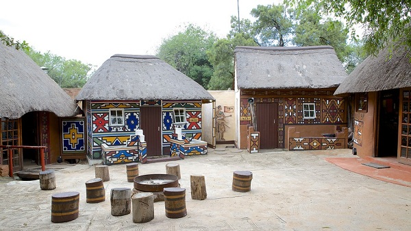 Làng văn hóa - Lesedi Culture Village