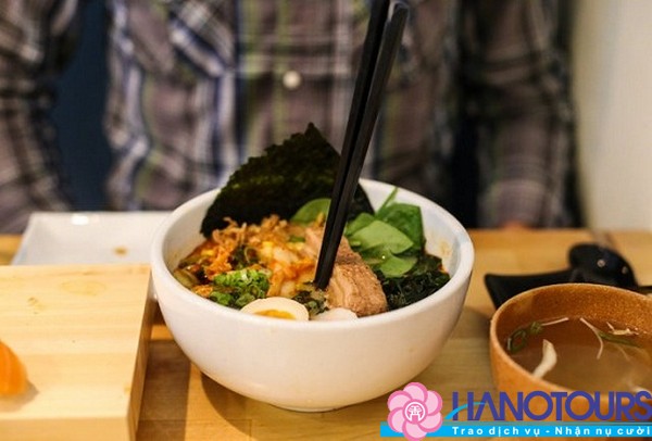 cam dua vao chen com la dieu cam ky o han quoc