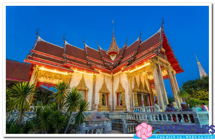 Ngôi đền Wat Chalong ở Phuket