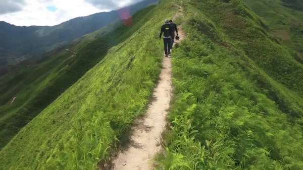 Sống lưng khủng long ở Tà Xùa