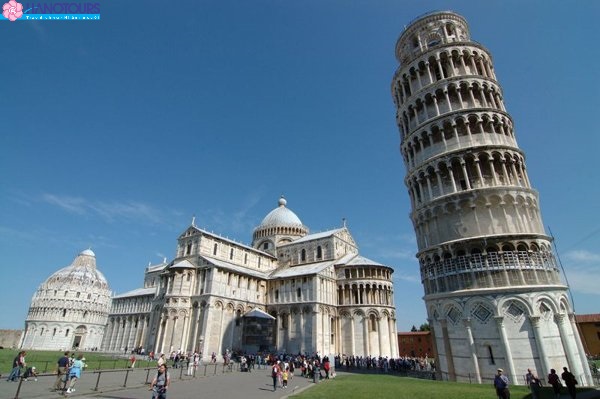 Tháp nghiêng Pisa Châu Âu\