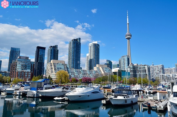 Tháp truyền hình CN Tower