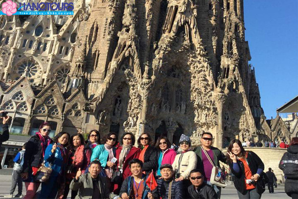 nhà thờ Sagrada Familia