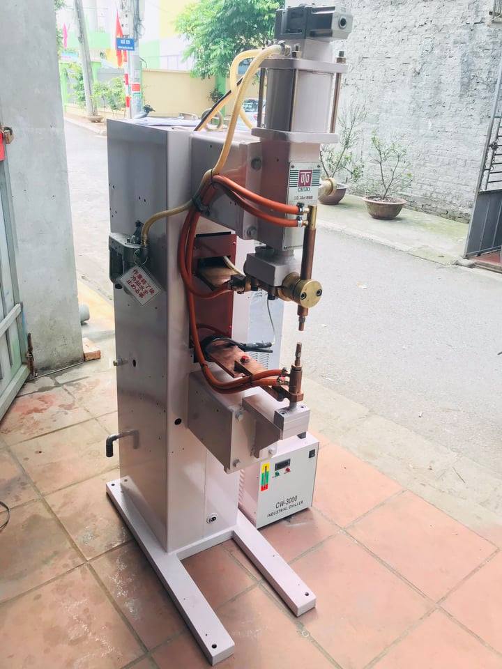 máy hàn hàn bấm 35kva