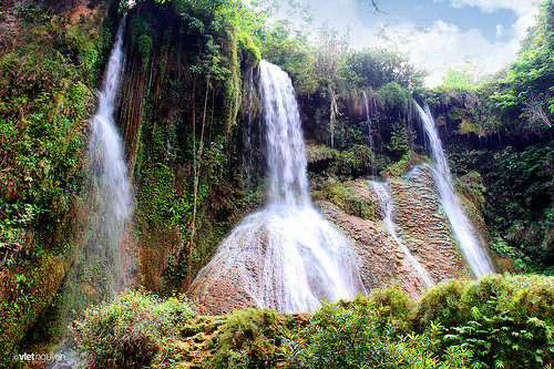 cho-thue-xe-du-lich-kham-pha-cung-duong-moc-chau-son-la