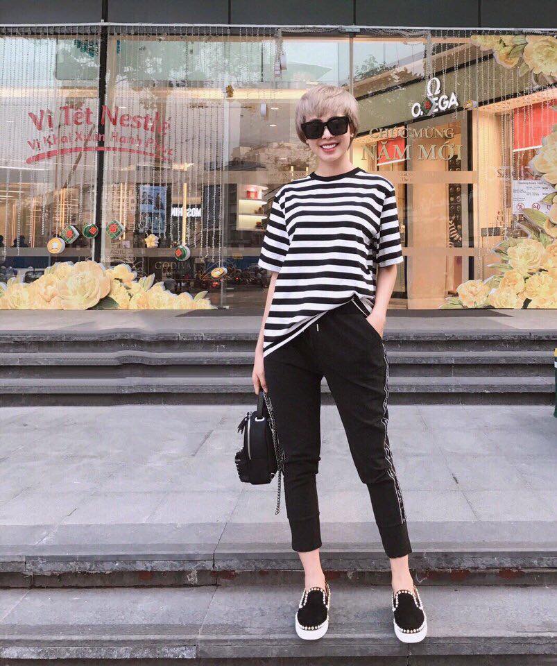 Set quần jogger Chanel + áo thun sọc ngang