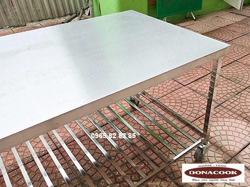 BÀN ĐỂ ĐỒ INOX