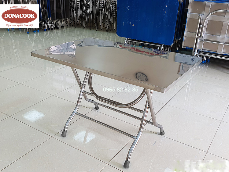 bàn inox xếp gọn có chân