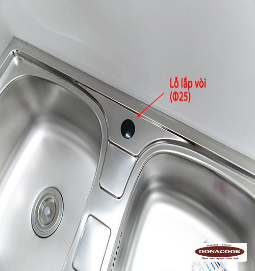 chậu rửa inox 2 hố có lỗ nắp vòi rửa