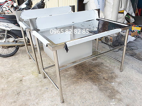 CHẬU RỬA CÔNG NGHIỆP CÓ BÀN ĐỂ ĐỒ