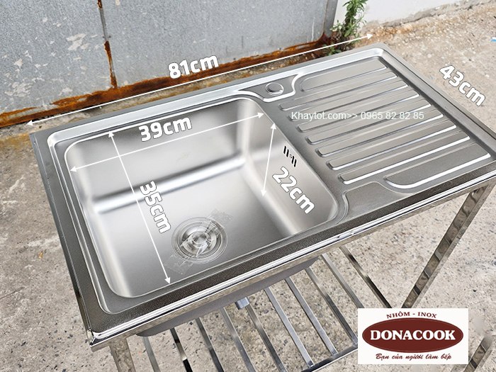 Chậu inox 1 hố có chân, có bàn, và thanh chắn