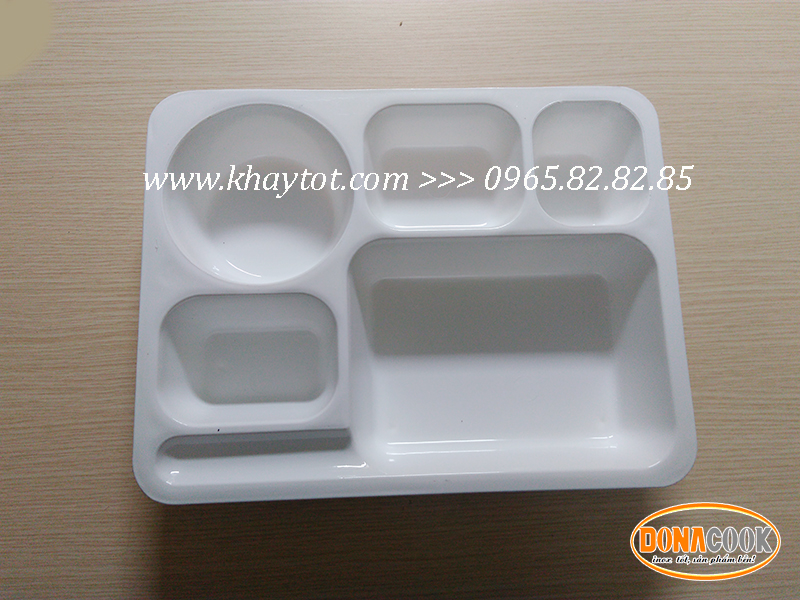 khay cơm nhựa