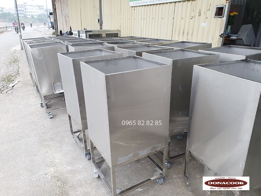 THÙNG ĐỰNG GẠO CÓ BÁNH XE