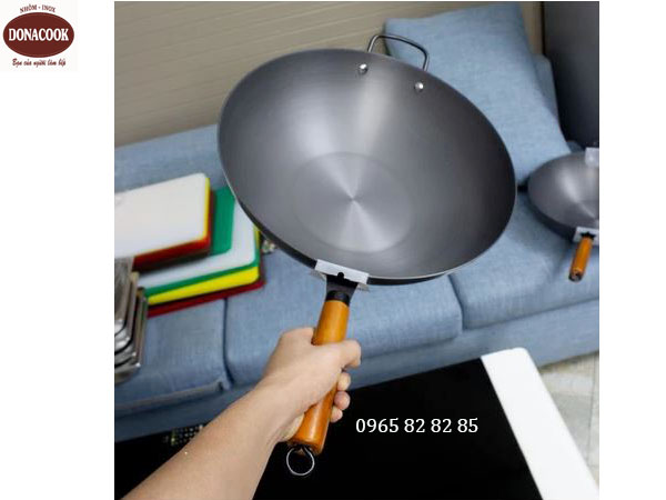 Chảo inox đen sâu lòng có tay cầm gỗ