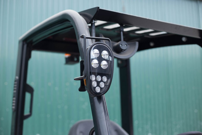 3-cach-cham-soc-ac-quy-xe-nang-dien