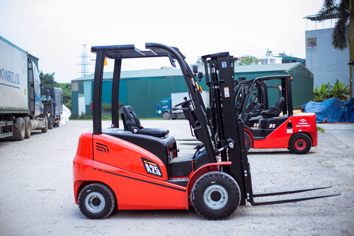 5-loi-van-hanh-xe-nang-dien