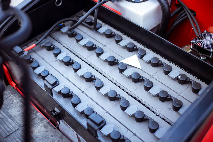 5-loi-van-hanh-xe-nang-dien