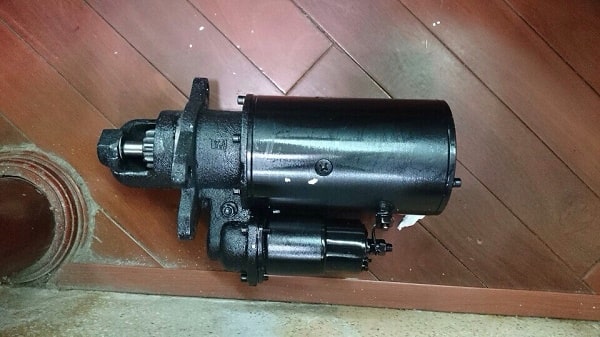 bo-khoi-dong-cu-de-xe-nang-dau