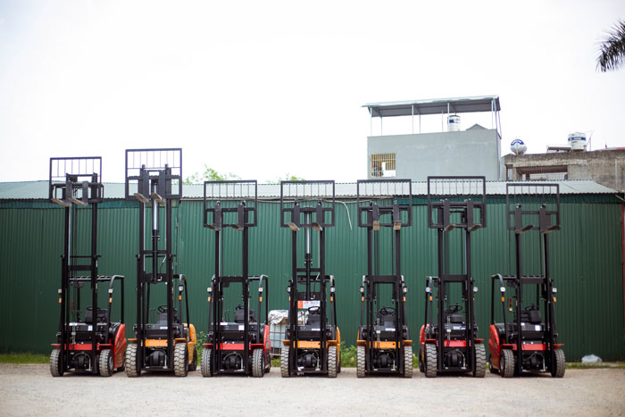 dao-tao-van-hanh-xe-nang-hang-moi