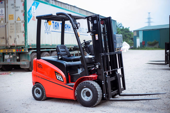 khi-nao-can-thay-xe-nang-moi