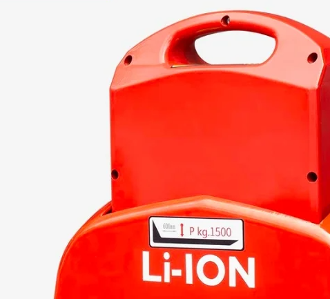 5-dau-hieu-cho-thay-pin-xe-nang-dien-dang-xuong-cap