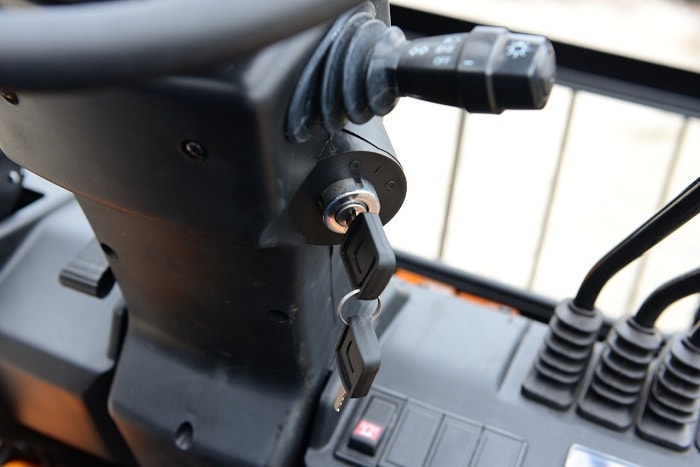 xe-nang-2.5-tan-hangcha-chay-dau-diesel