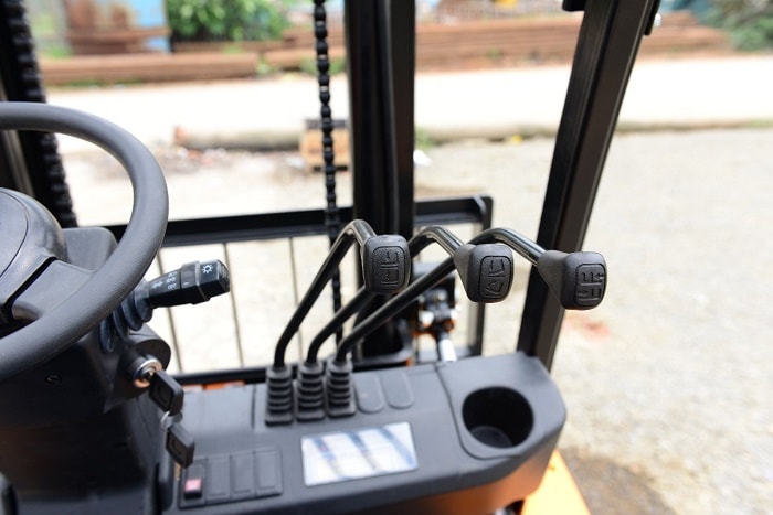 xe-nang-3-tan-hangcha-xseries