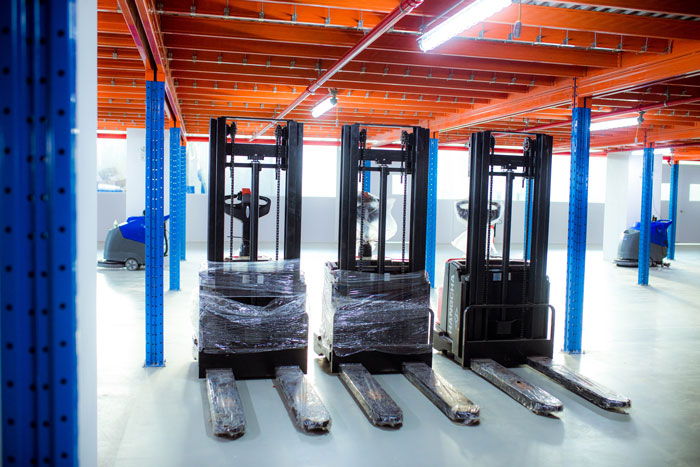 xe-nang-hang-trung-quoc-va-xe-nang-qua-su-dung