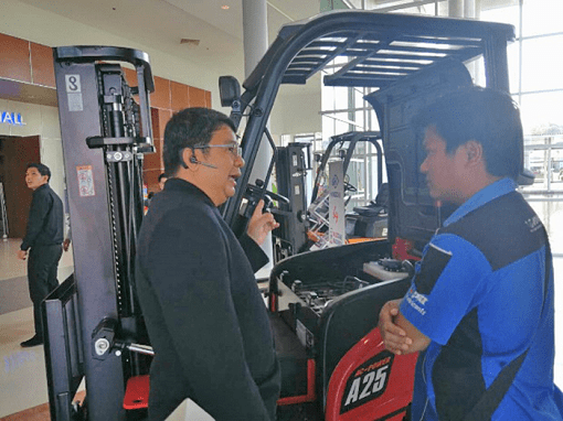 hangcha-khai-truong-tru-so-chau-au