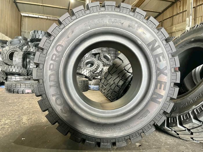 lop-xe-nang-300-15-lop-dac-lop hoi