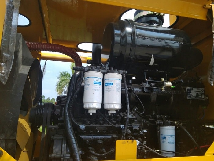 may-xuc-lat-trung-quoc-gau-1.65-m3