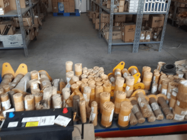 phu-tung-may-xuc-lat-lehman-595