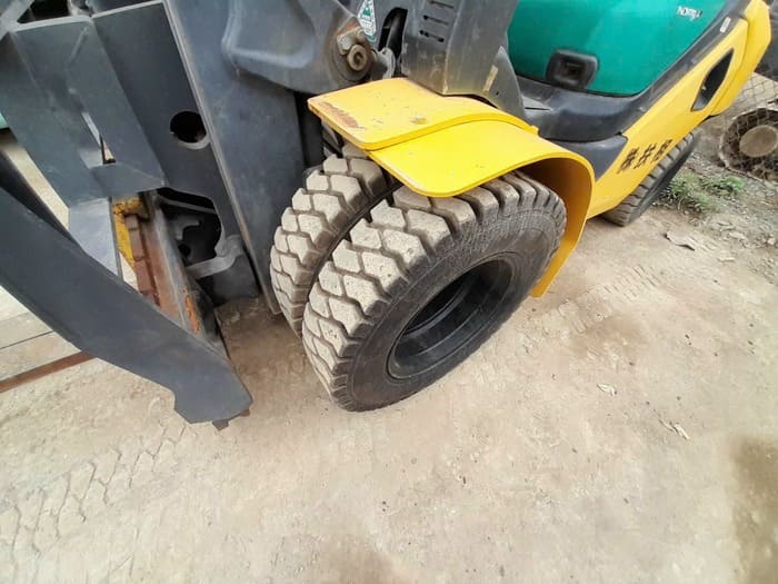 lop-dac-xe-nang-thai-lan