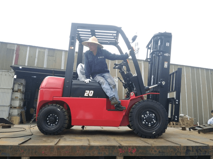 xe-nang-dien-xe-nang-dau-diesel