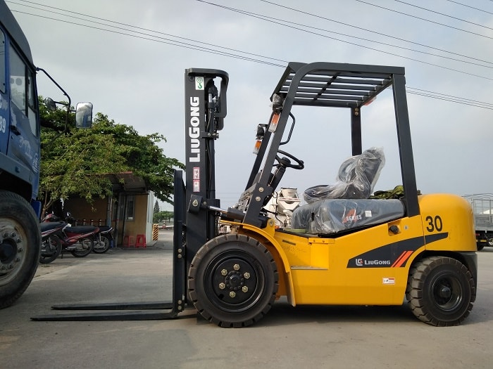 xe-nang-dau-3-tan-liugong