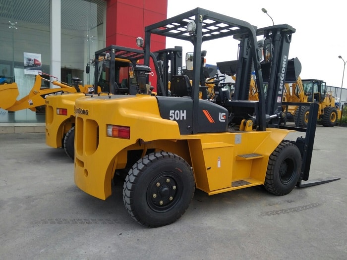 xe-nang-dau-5-tan-liugong-gia-re