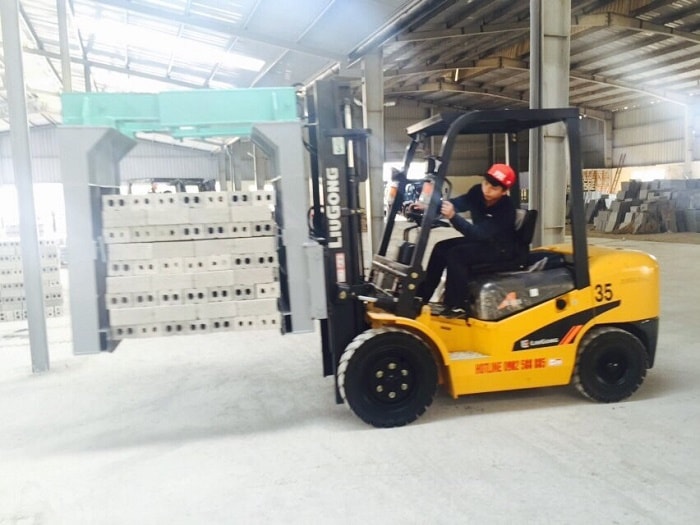 xe-nang-kep-gach-liugong-3.5-tan