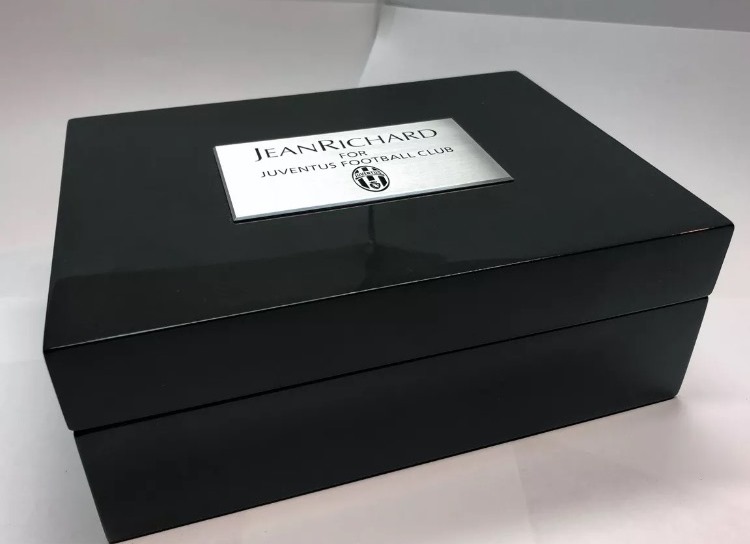 Jean Richard Juventus Limited Edition (67/100 chiếc trên toàn thế giới)