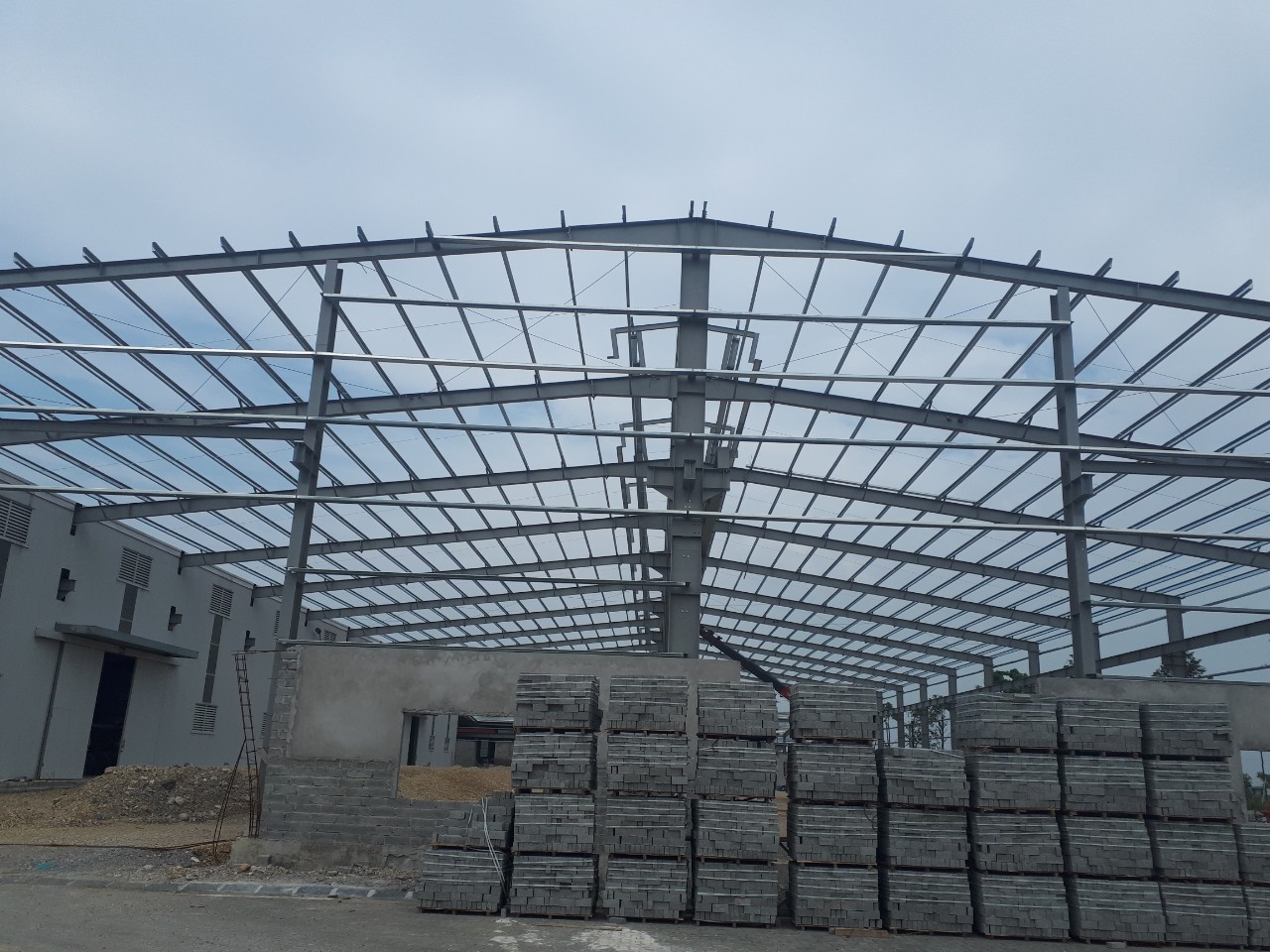 NHÀ XƯỞNG SẢN XUẤT ĐÁ KHANG MINH CONSLAB THẠCH ANH