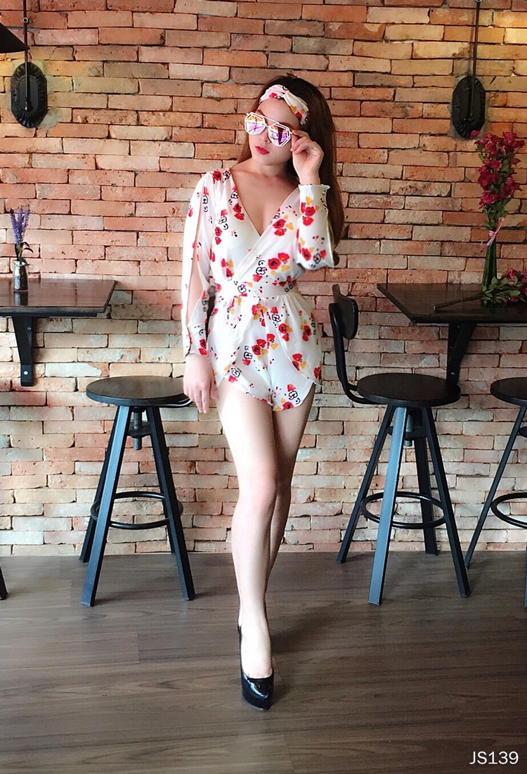 Jumpshort hoa đỏ đắp chéo ngực cut out tay _ JS139HD