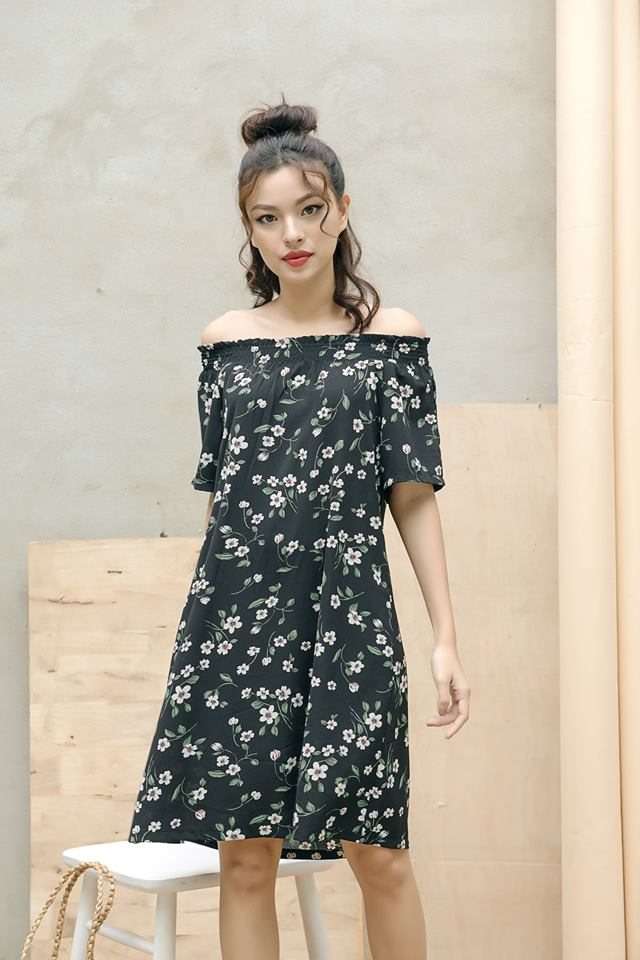 Đầm Suông Hoa Trễ Vai Dễ Thương - Đen #D612D