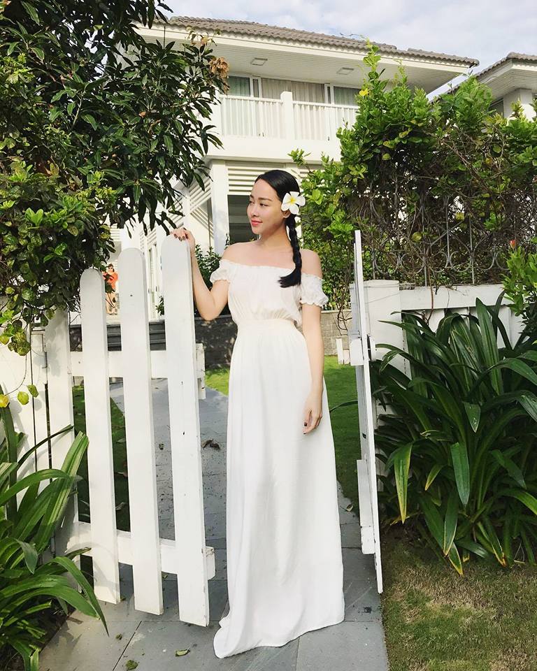 Đầm Maxi Nhún Thun Trễ Vai #D599T