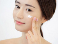 Nhớ dưỡng da trước khi trang điểm