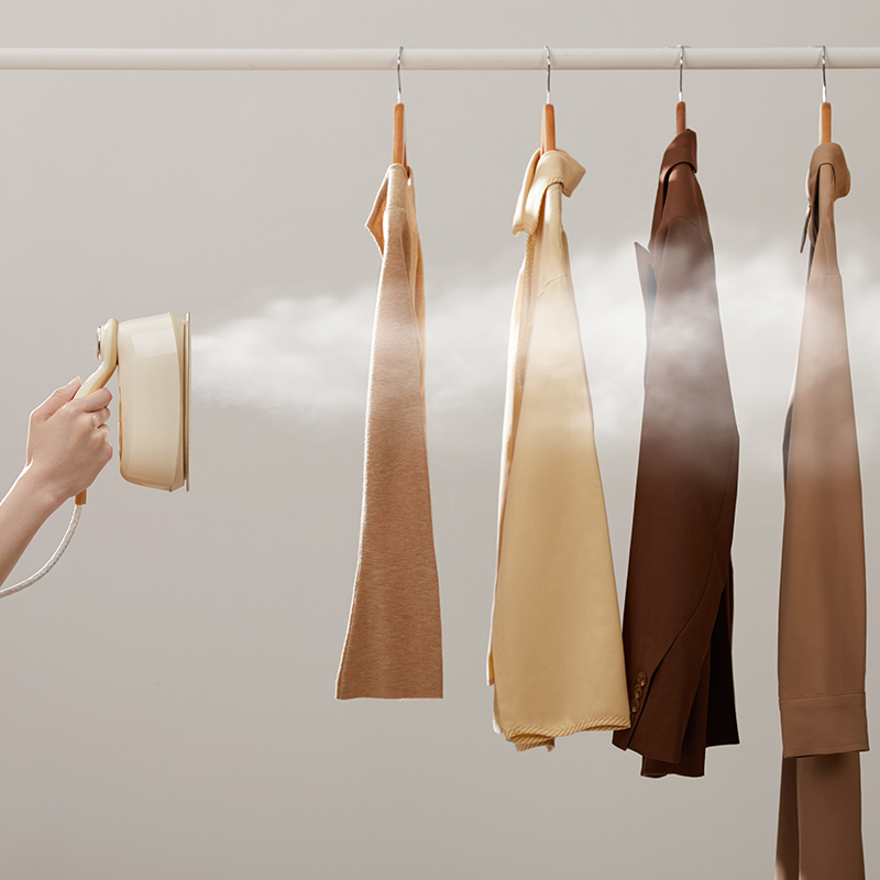 Bàn là / bàn ủi hơi nước cầm tay Bear IR-4H15H áp suất cao phun hơi mạnh mẽ